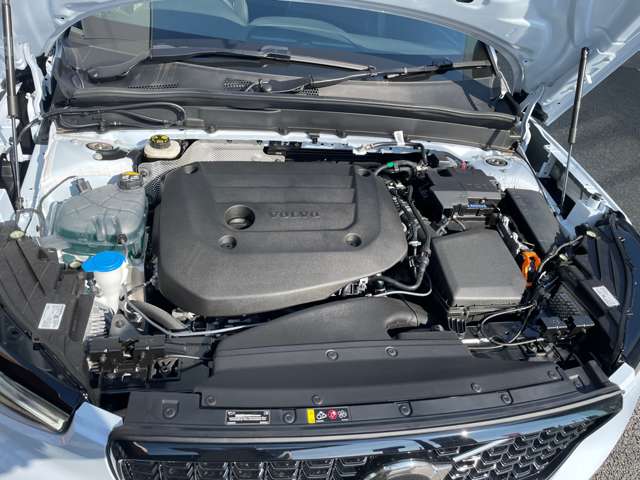 ボルボ ＸＣ４０ ウルトラ Ｂ４ ＡＷＤ ４ＷＤ R6年 (東北) 99