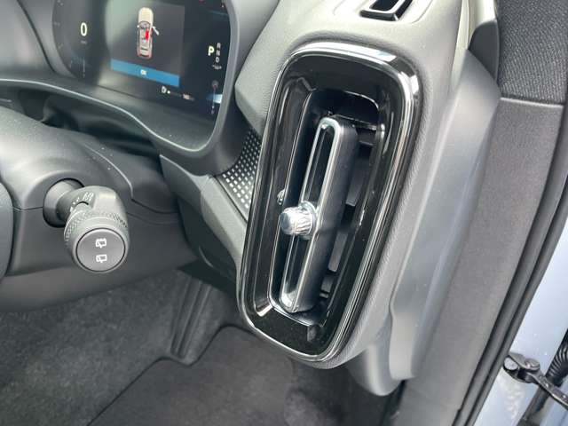 ボルボ ＸＣ４０ ウルトラ Ｂ４ ＡＷＤ ４ＷＤ R6年 (東北) 99