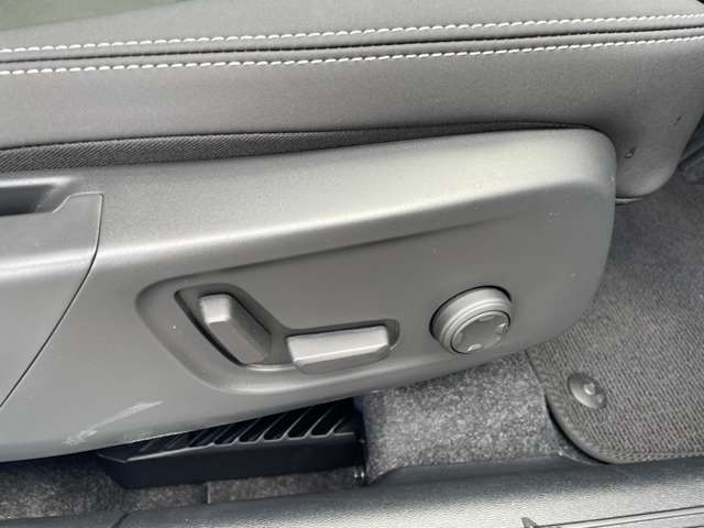 ボルボ ＸＣ４０ ウルトラ Ｂ４ ＡＷＤ ４ＷＤ R6年 (東北) 99