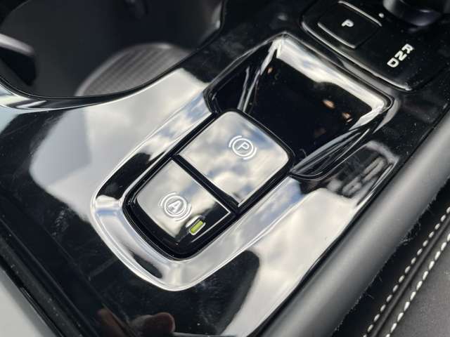 ボルボ ＸＣ４０ ウルトラ Ｂ４ ＡＷＤ ４ＷＤ R6年 (東北) 99