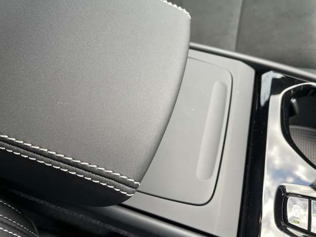 ボルボ ＸＣ４０ ウルトラ Ｂ４ ＡＷＤ ４ＷＤ R6年 (東北) 99