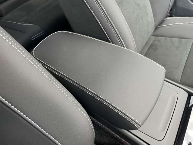 ボルボ ＸＣ４０ ウルトラ Ｂ４ ＡＷＤ ４ＷＤ R6年 (東北) 99