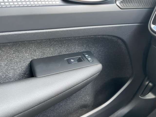 ボルボ ＸＣ４０ ウルトラ Ｂ４ ＡＷＤ ４ＷＤ R6年 (東北) 99