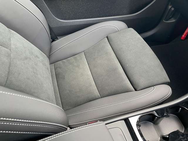 ボルボ ＸＣ４０ ウルトラ Ｂ４ ＡＷＤ ４ＷＤ R6年 (東北) 99