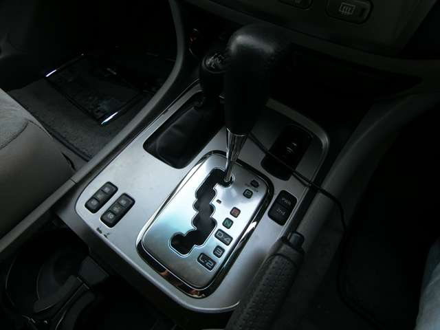 トヨタ ランドクルーザー ４．７ ＶＸ ４ＷＤ H16年 (中国) 99