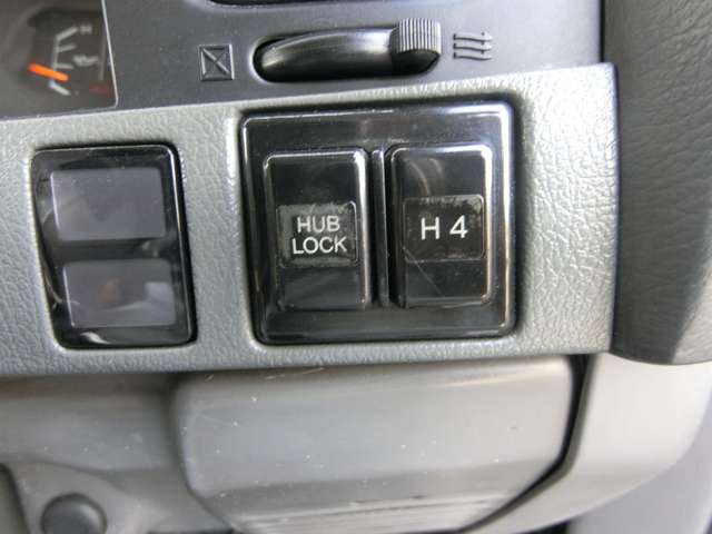 トヨタ ランドクルーザープラド ３．０ ＳＸワイド リミテッド メモリアルパッケージ ディーゼルターボ ４ＷＤ H6年 (中国) 99