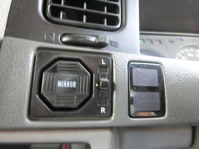 トヨタ ランドクルーザープラド ３．０ ＳＸワイド リミテッド メモリアルパッケージ ディーゼルターボ ４ＷＤ H6年 (中国) 99