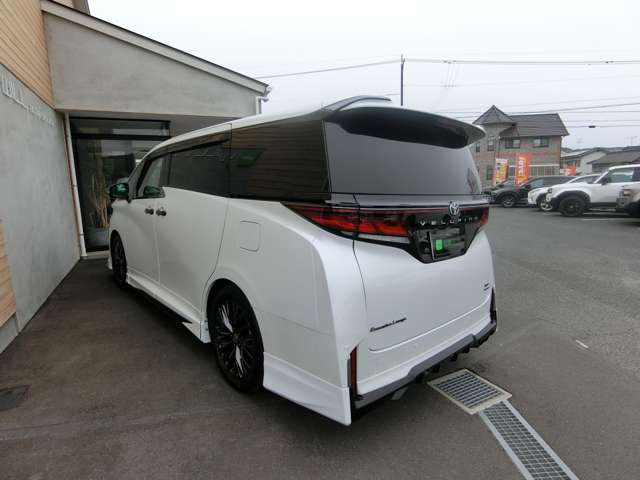 トヨタ ヴェルファイア　ハイブリッド ハイブリッド ２．５ Ｚプレミア Ｅ－ＦＯＵＲ ４ＷＤ R5年 (中国) 99