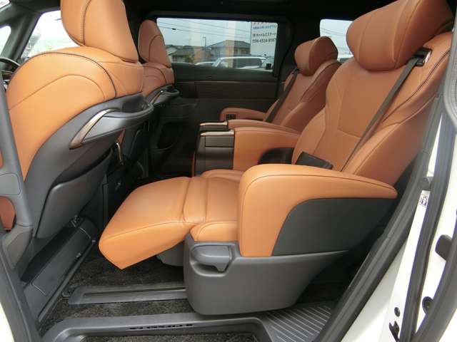 トヨタ ヴェルファイア　ハイブリッド ハイブリッド ２．５ Ｚプレミア Ｅ－ＦＯＵＲ ４ＷＤ R5年 (中国) 99