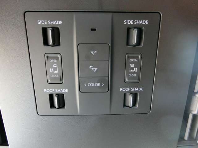 トヨタ ヴェルファイア　ハイブリッド ハイブリッド ２．５ Ｚプレミア Ｅ－ＦＯＵＲ ４ＷＤ R5年 (中国) 99