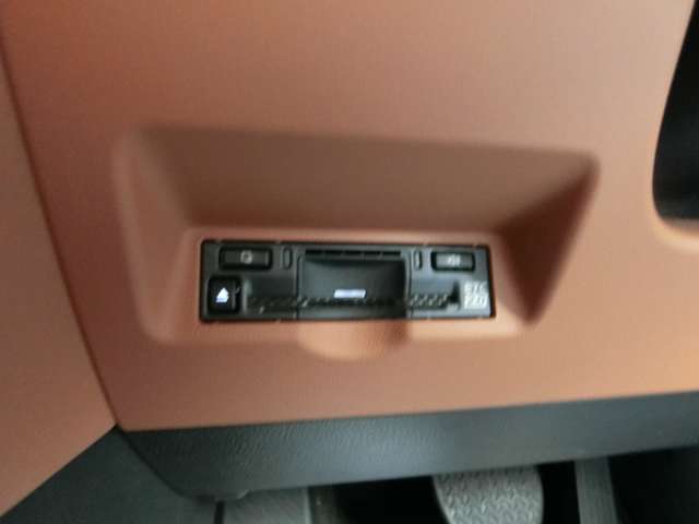 トヨタ ヴェルファイア　ハイブリッド ハイブリッド ２．５ Ｚプレミア Ｅ－ＦＯＵＲ ４ＷＤ R5年 (中国) 99