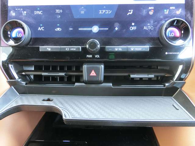 トヨタ ヴェルファイア　ハイブリッド ハイブリッド ２．５ Ｚプレミア Ｅ－ＦＯＵＲ ４ＷＤ R5年 (中国) 99