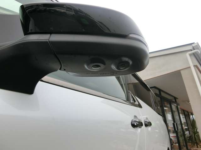 トヨタ ヴェルファイア　ハイブリッド ハイブリッド ２．５ Ｚプレミア Ｅ－ＦＯＵＲ ４ＷＤ R5年 (中国) 99