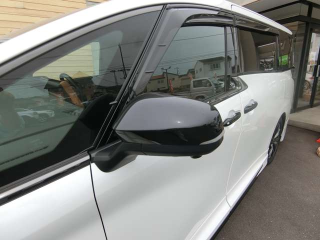 トヨタ ヴェルファイア　ハイブリッド ハイブリッド ２．５ Ｚプレミア Ｅ－ＦＯＵＲ ４ＷＤ R5年 (中国) 99