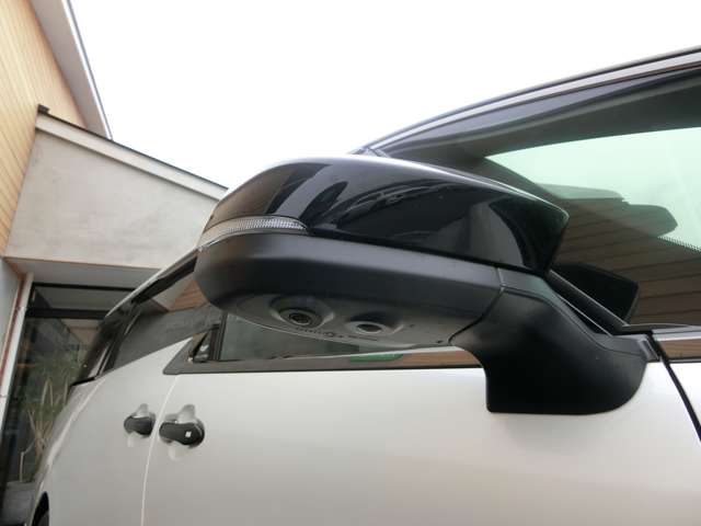 トヨタ ヴェルファイア　ハイブリッド ハイブリッド ２．５ Ｚプレミア Ｅ－ＦＯＵＲ ４ＷＤ R5年 (中国) 99