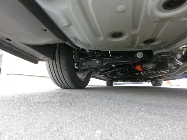 トヨタ ヴェルファイア　ハイブリッド ハイブリッド ２．５ Ｚプレミア Ｅ－ＦＯＵＲ ４ＷＤ R5年 (中国) 99