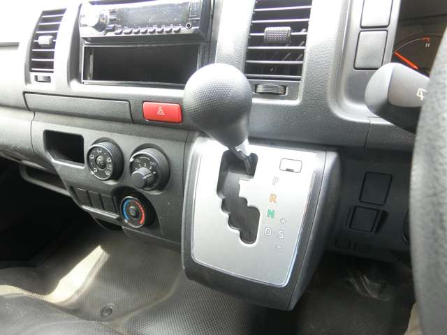 トヨタ ハイエースバン ２．０ ＤＸ ロング H27年 (中国) 99