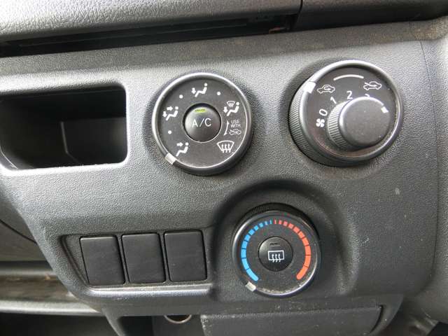 トヨタ ハイエースバン ２．０ ＤＸ ロング H27年 (中国) 99