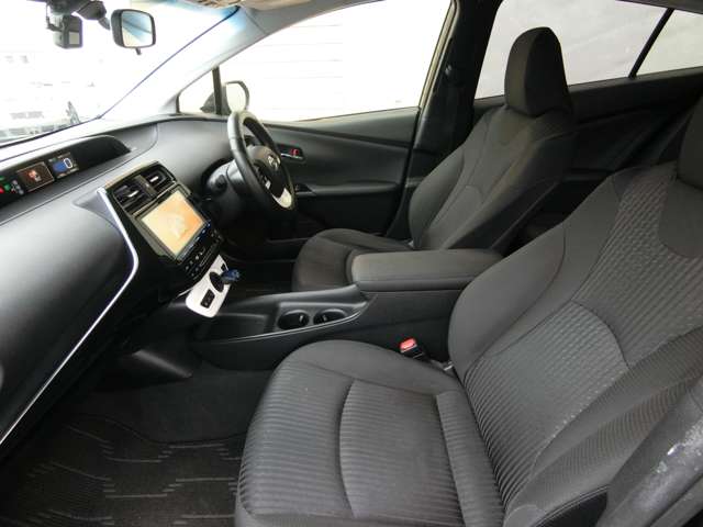 トヨタ プリウス １．８ Ｓ H28年 (中国) 99