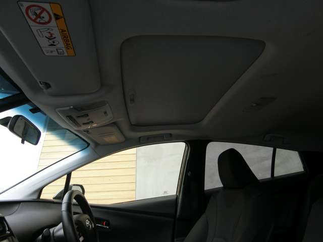 トヨタ プリウス １．８ Ｓ H28年 (中国) 99