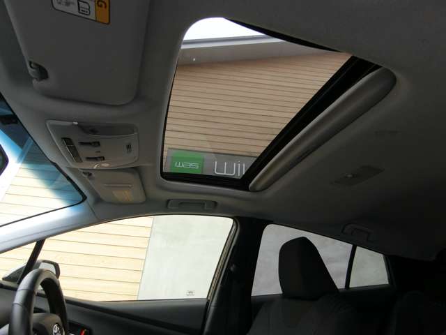 トヨタ プリウス １．８ Ｓ H28年 (中国) 99