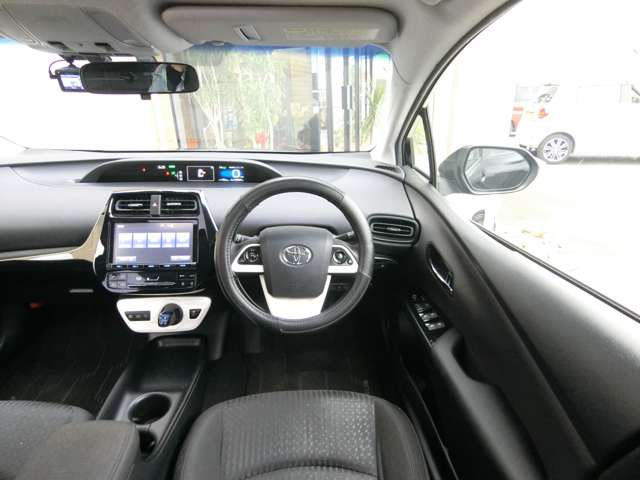 トヨタ プリウス １．８ Ｓ H28年 (中国) 99