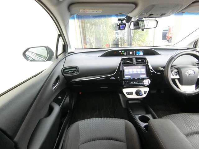 トヨタ プリウス １．８ Ｓ H28年 (中国) 99