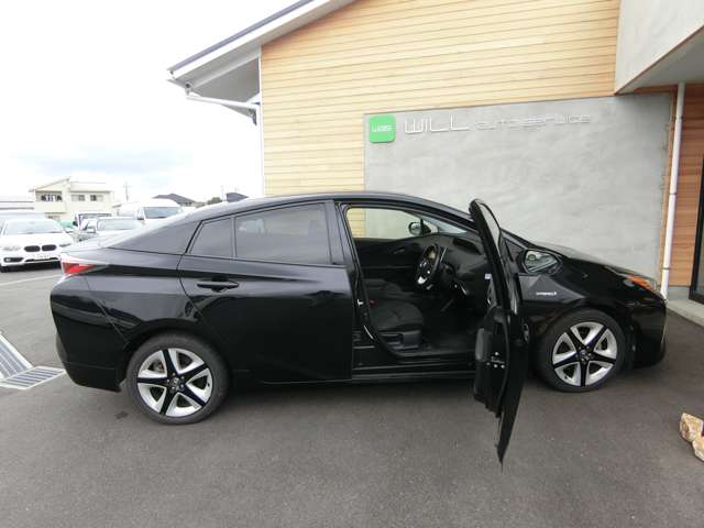 トヨタ プリウス １．８ Ｓ H28年 (中国) 99