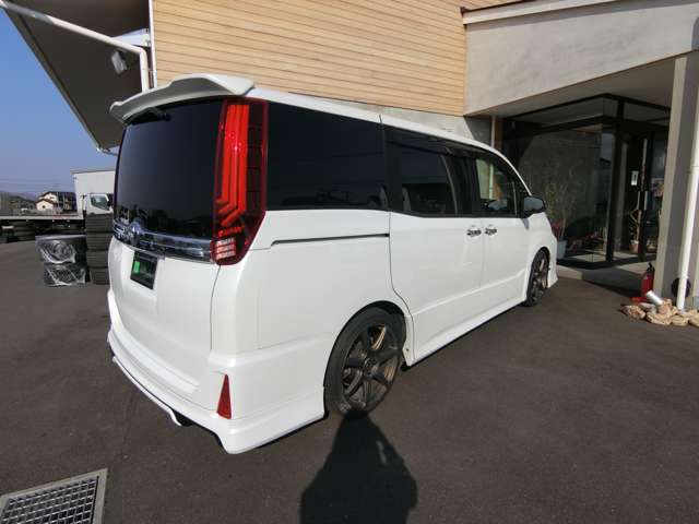 トヨタ ヴォクシー ２．０ ＺＳ 煌ＩＩ H28年 (中国) 99