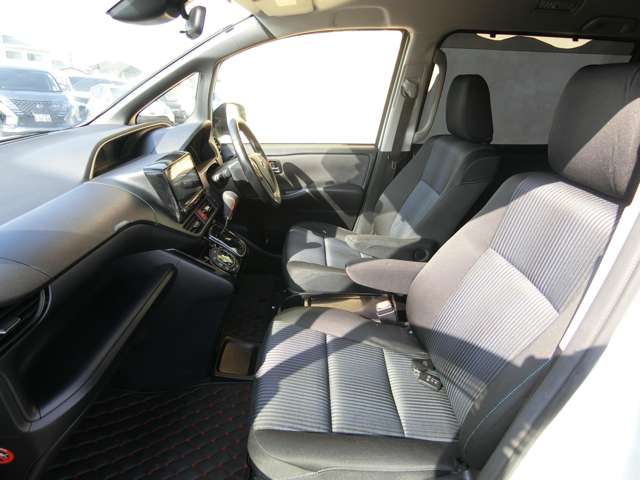 トヨタ ヴォクシー ２．０ ＺＳ 煌ＩＩ H28年 (中国) 99