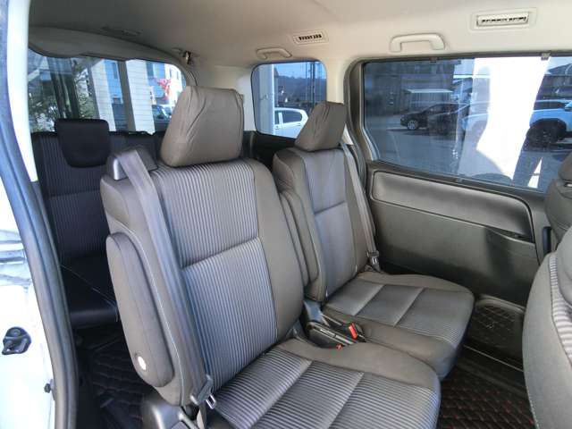 トヨタ ヴォクシー ２．０ ＺＳ 煌ＩＩ H28年 (中国) 99