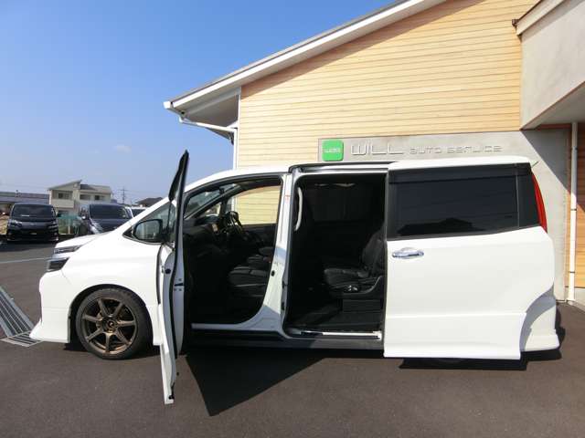 トヨタ ヴォクシー ２．０ ＺＳ 煌ＩＩ H28年 (中国) 99