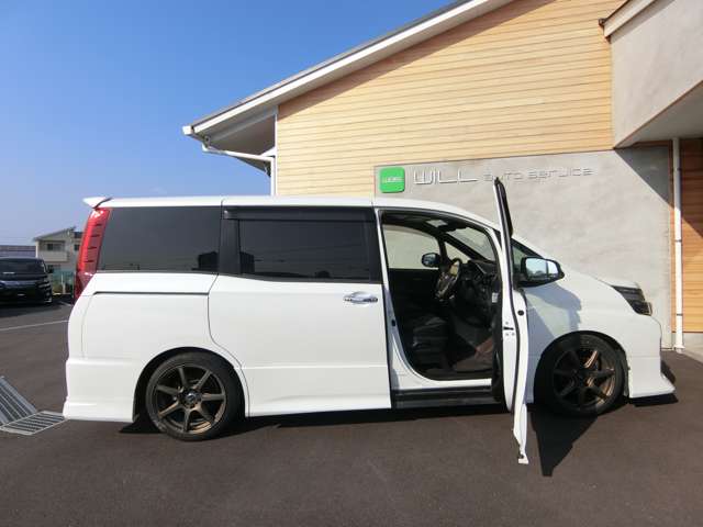 トヨタ ヴォクシー ２．０ ＺＳ 煌ＩＩ H28年 (中国) 99