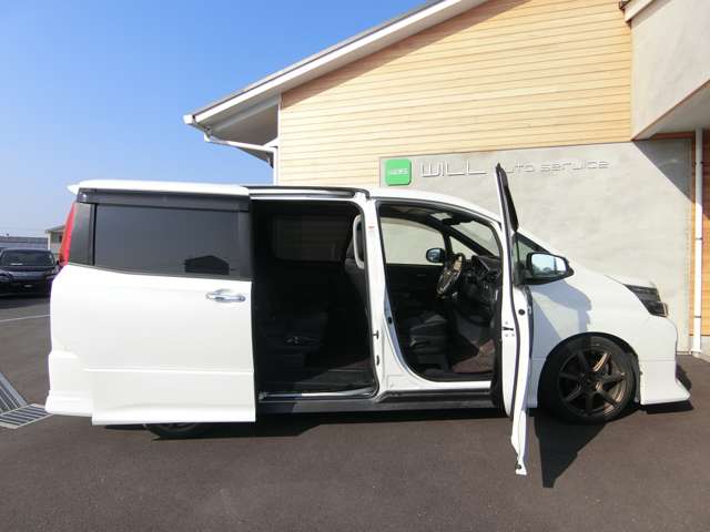 トヨタ ヴォクシー ２．０ ＺＳ 煌ＩＩ H28年 (中国) 99