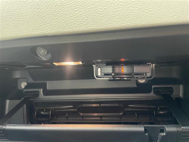 ボルボ ＸＣ４０ Ｂ４ ＡＷＤ インスクリプション ４ＷＤ R3年 (東北) 99