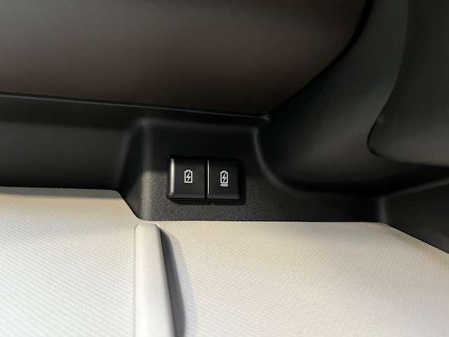 スズキ スペーシア ６６０ ハイブリッド Ｘ ４ＷＤ R7年 (北海道) 99