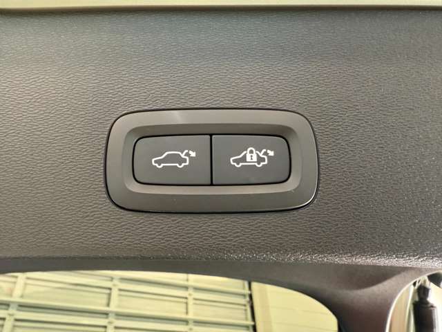 ボルボ Ｃ４０ リチャージ　プラス　シングルモーター R4年 (関東) 99