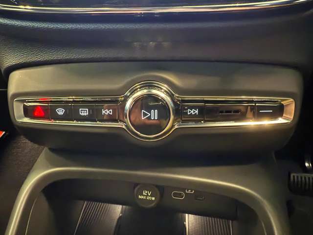 ボルボ Ｃ４０ リチャージ　プラス　シングルモーター R4年 (関東) 99