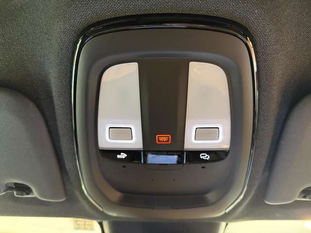 ボルボ Ｃ４０ リチャージ　プラス　シングルモーター R4年 (関東) 99