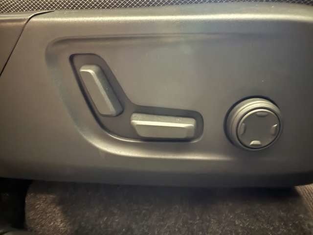 ボルボ Ｃ４０ リチャージ　プラス　シングルモーター R4年 (関東) 99