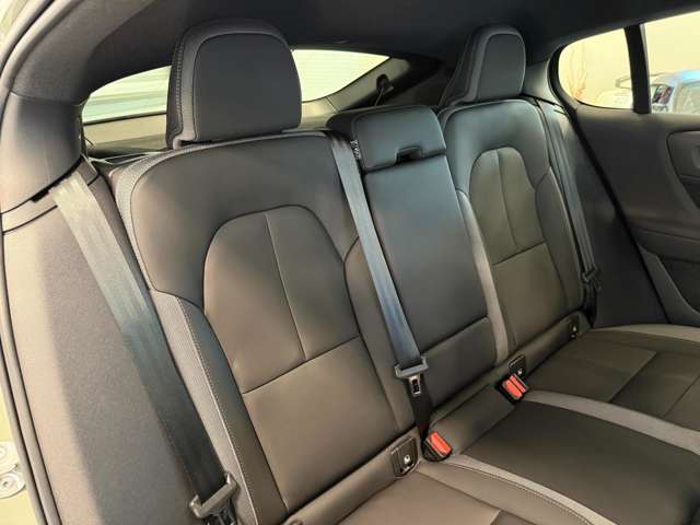 ボルボ Ｃ４０ リチャージ　プラス　シングルモーター R4年 (関東) 99