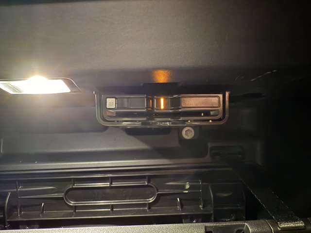 ボルボ Ｃ４０ リチャージ　プラス　シングルモーター R4年 (関東) 99