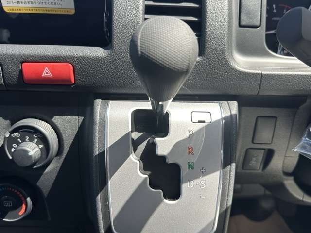 マツダ ボンゴブローニィバン ２．８ ＧＬ ディーゼルターボ ４ＷＤ R7年 (東海) 99