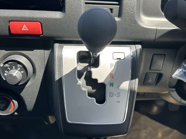 マツダ ボンゴブローニィバン ２．８ ＧＬ ディーゼルターボ ４ＷＤ R7年 (東海) 99