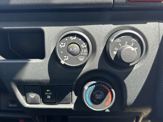 マツダ ボンゴブローニィバン ２．８ ＧＬ ディーゼルターボ ４ＷＤ R7年 (東海) 99