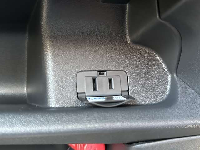 マツダ ボンゴブローニィバン ２．８ ＧＬ ディーゼルターボ ４ＷＤ R7年 (東海) 99