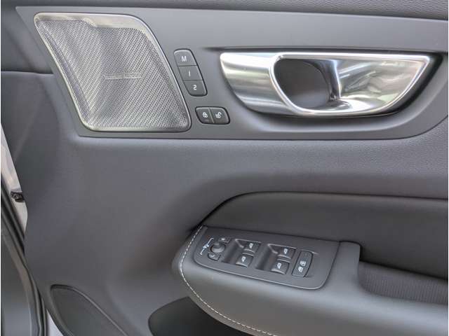 ボルボ ＸＣ６０ ウルトラ Ｂ５ ＡＷＤ ４ＷＤ R7年 (東北) 99