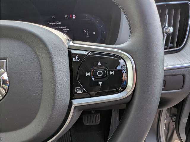 ボルボ ＸＣ６０ ウルトラ Ｂ５ ＡＷＤ ４ＷＤ R7年 (東北) 99