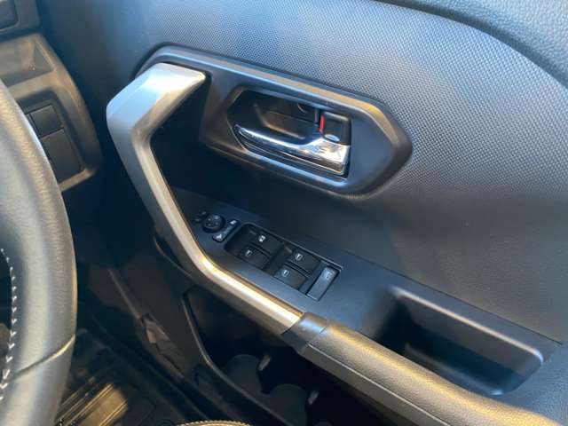 ダイハツ ロッキー １．０ プレミアム R2年 (九州・沖縄) 99