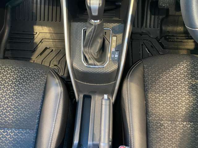 ダイハツ ロッキー １．０ プレミアム R2年 (九州・沖縄) 99